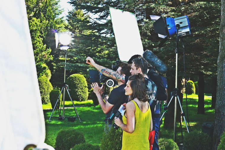 Ile kosztuje reklama filmowa? Zdradzamy ceny studia filmowego w Gdyni